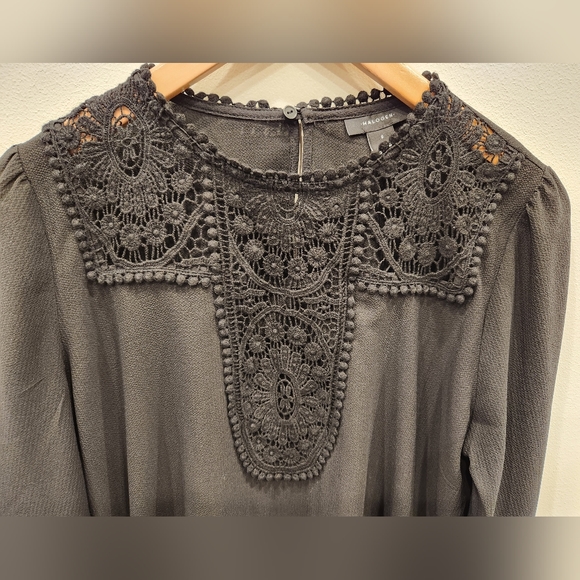 Nordstrom Halogen Long Sleeved Blouse with Crochet Detail, Black, US S - Picture 4 of 6